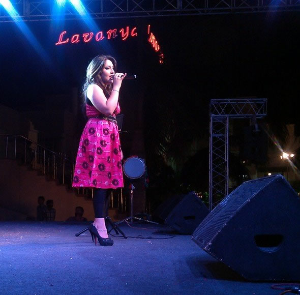 professional female singer kalyan-dombivli